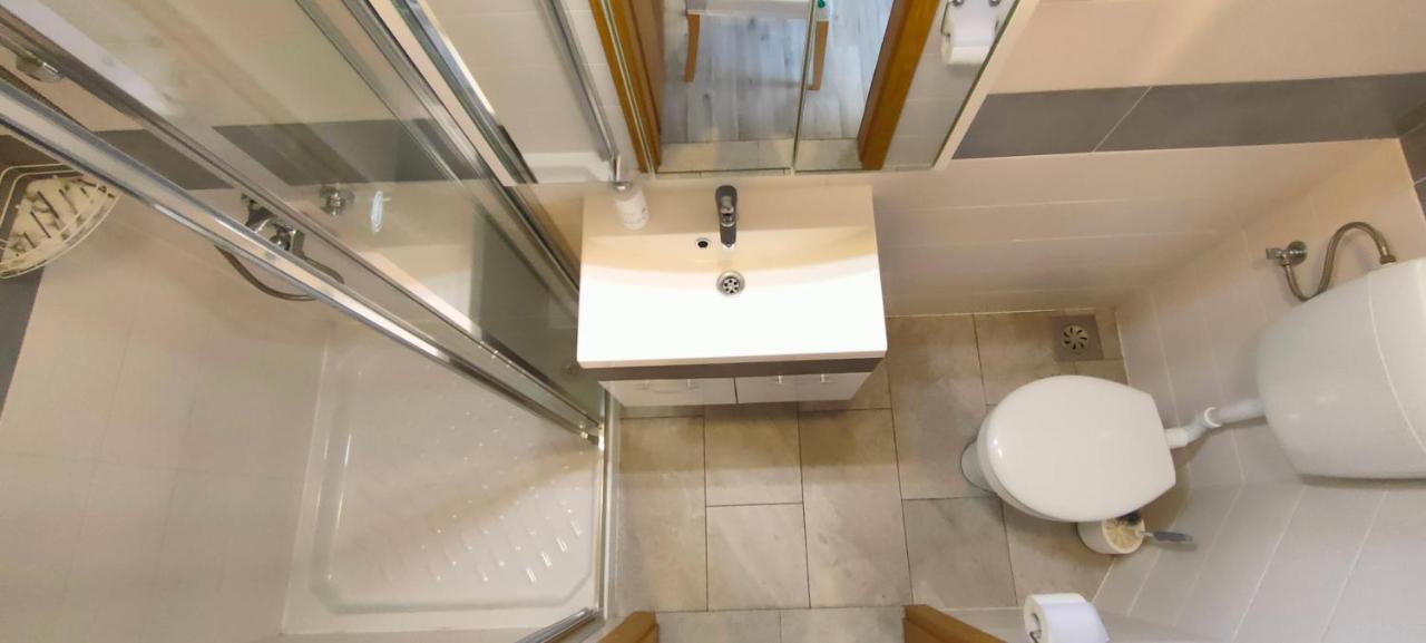 Apartma Gust Koper Apartment ภายนอก รูปภาพ